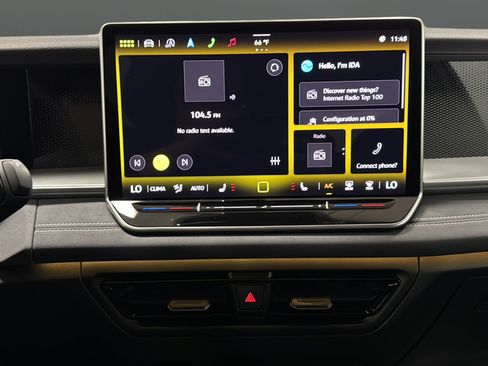 Used 2025 Volkswagen Tiguan SE R-Line AWD/4WD image 13