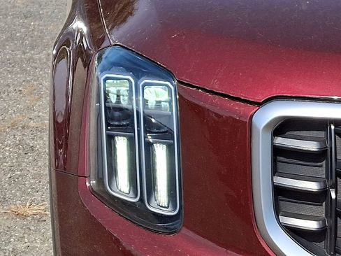 Certified 2023 Kia Telluride S w/ S Sunroof Package AWD/4WD image 9