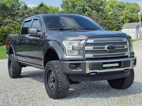 Used 2015 Ford F150 Platinum w/ Equipment Group 701A Luxury AWD/4WD image 3
