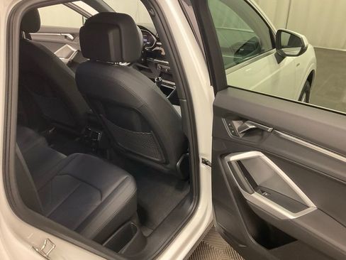 Used 2025 Audi Q3 2.0T Premium image 24