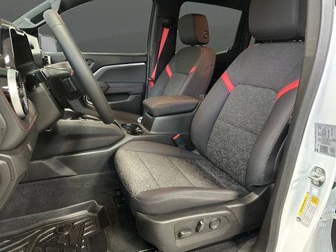 Used 2024 Chevrolet Colorado Z71 w/ Z71 Convenience Package 2 image 4