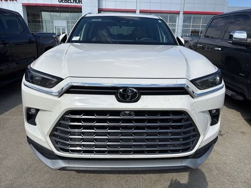 Used 2024 Toyota Grand Highlander AWD Hybrid image 13