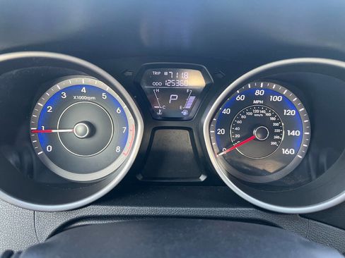 Used 2013 Hyundai Elantra image 29