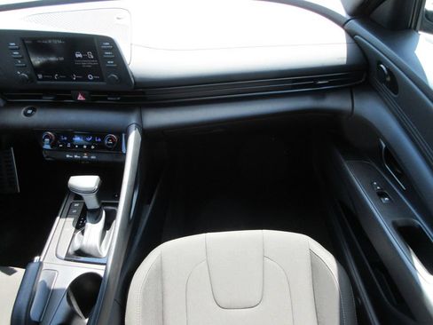 Used 2026 Hyundai Elantra Sport FWD image 15