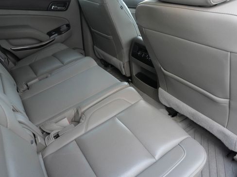 Used 2019 GMC Yukon SLT w/ Graphite Edition image 30