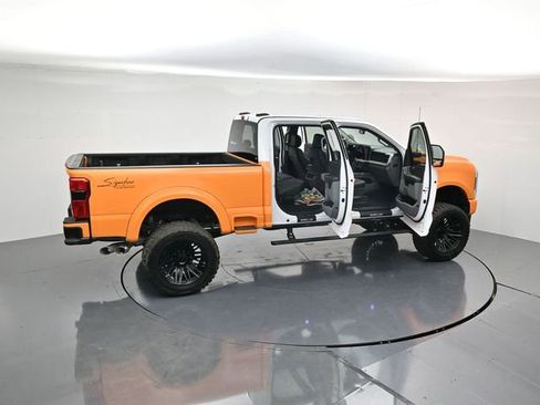 New 2025 Ford F250 XLT w/ Black Appearance Package image 43