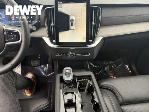 Used 2026 Volvo XC90 B6 Ultra w/ Protection Package Premier AWD/4WD image 18