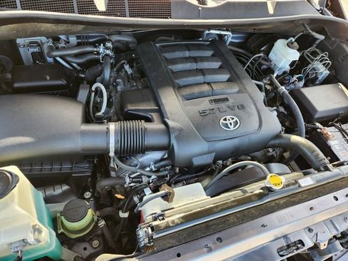 Used 2017 Toyota Sequoia Limited w/ Safety & Convenience Package image 24