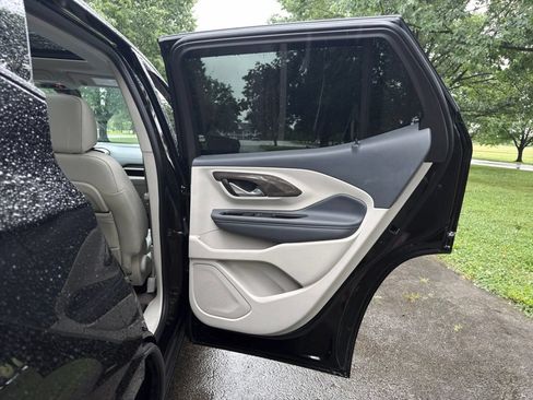 Used 2024 GMC Terrain Denali w/ Denali Premium Package AWD/4WD image 35