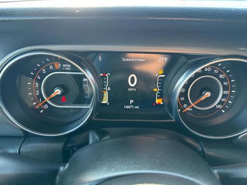 Used 2023 Jeep Gladiator Sport image 14