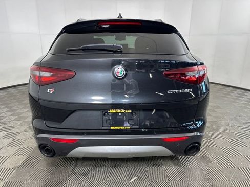 Used 2022 Alfa Romeo Stelvio Ti image 4