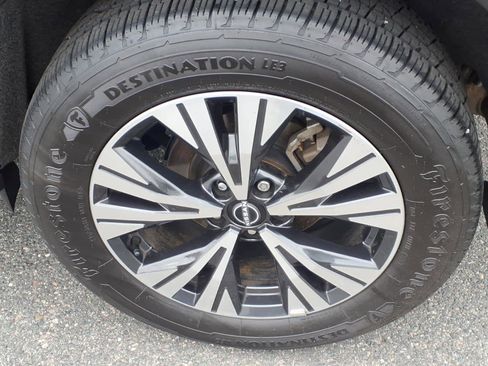 Certified 2023 Nissan Rogue SV image 7