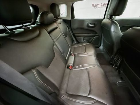 Used 2018 Jeep Compass Latitude FWD image 25
