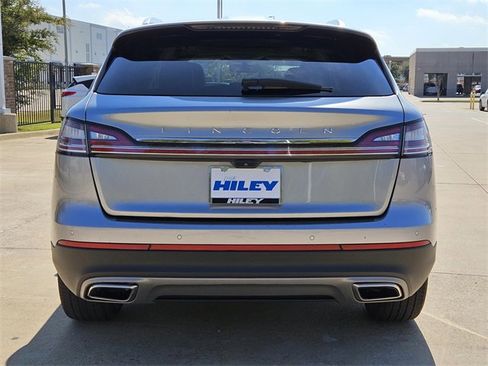 Used 2022 Lincoln Nautilus Reserve w/ Equipment Group 201A image 4