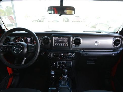 Used 2023 Jeep Gladiator Sport AWD/4WD image 28