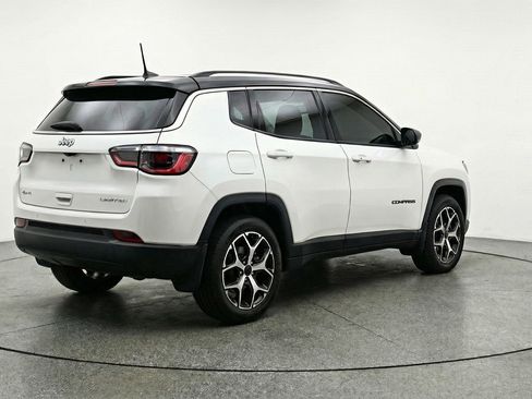 Used 2025 Jeep Compass Limited image 9