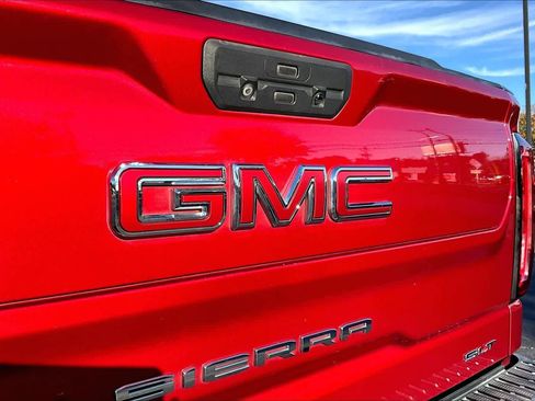 Used 2019 GMC Sierra 1500 SLT w/ SLT Premium Package image 9
