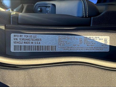 New 2025 Jeep Grand Cherokee Altitude image 12