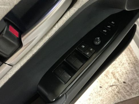 Used 2025 Toyota Camry XLE image 11