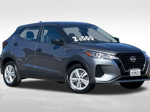 Certified 2025 Nissan Kicks Play S FWD image 2