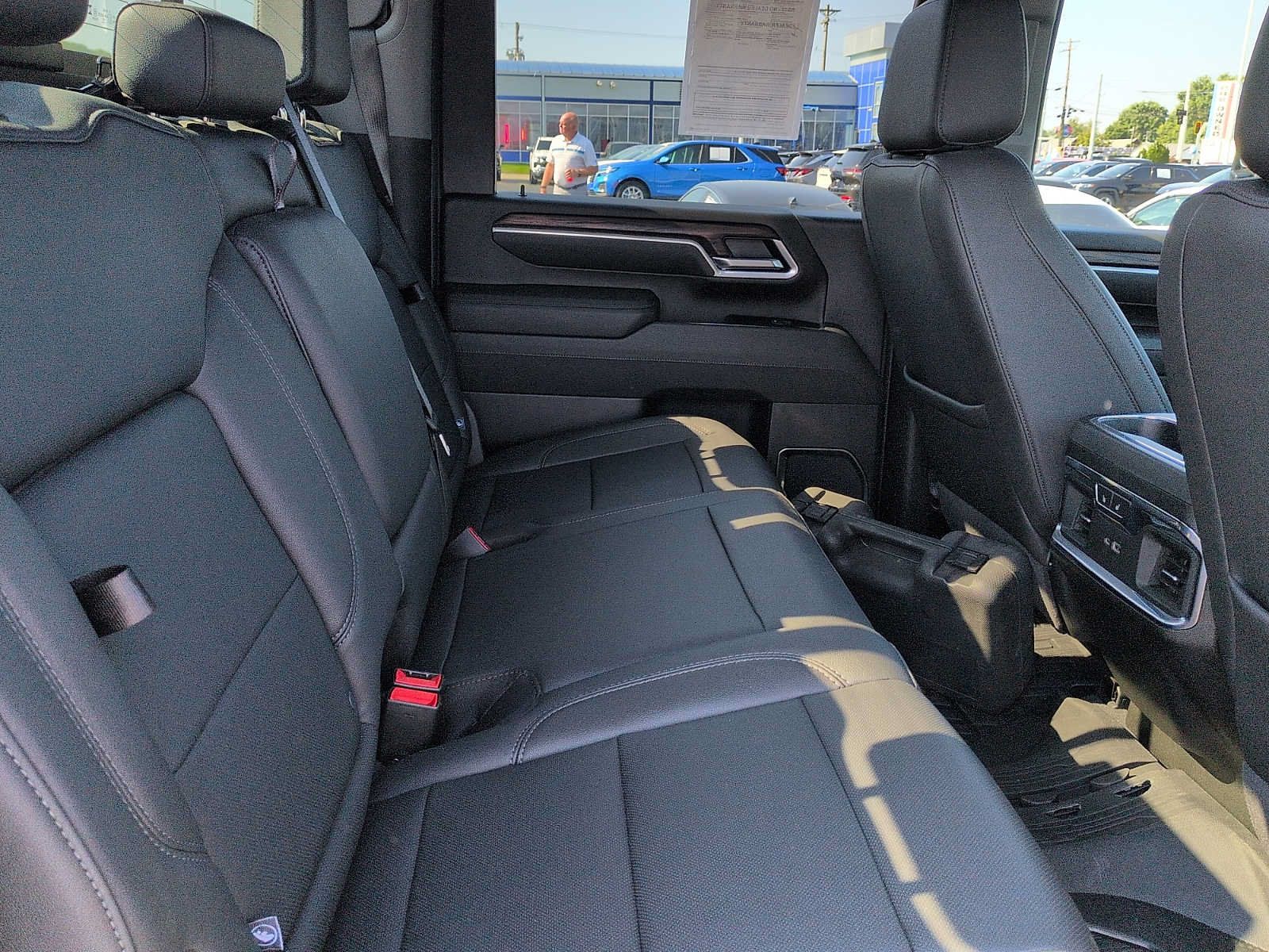 Used 2025 GMC Sierra 2500 SLT w/ SLT Premium Package AWD/4WD image 11