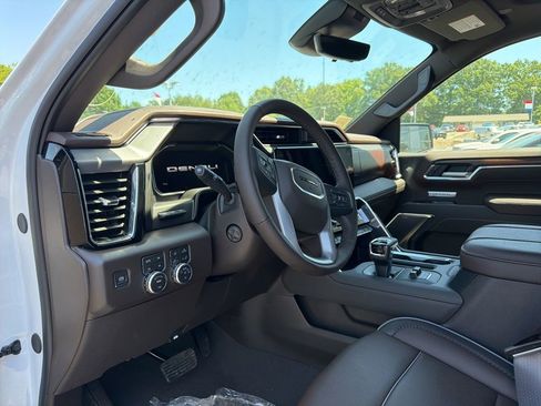 Used 2026 GMC Sierra 1500 Denali w/ Denali Reserve Package AWD/4WD image 2