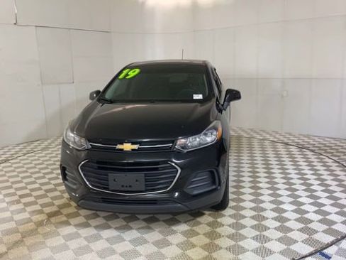 Used 2019 Chevrolet Trax LS w/ Tint and Cruise Package FWD image 6