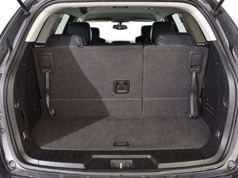 Used 2017 Chevrolet Traverse LT w/ Style and Technology Package FWD image 21