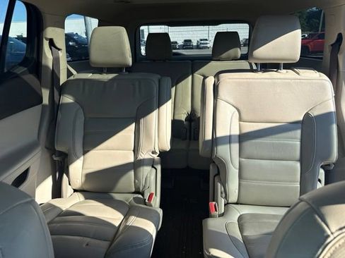 Used 2018 GMC Acadia Denali w/ Technology Package FWD image 22
