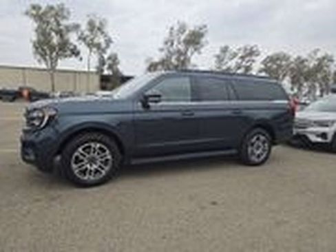 Used 2025 Ford Expedition Max Active AWD/4WD image 1