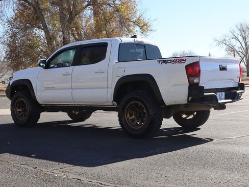 Used 2018 Toyota Tacoma TRD Off-Road image 7