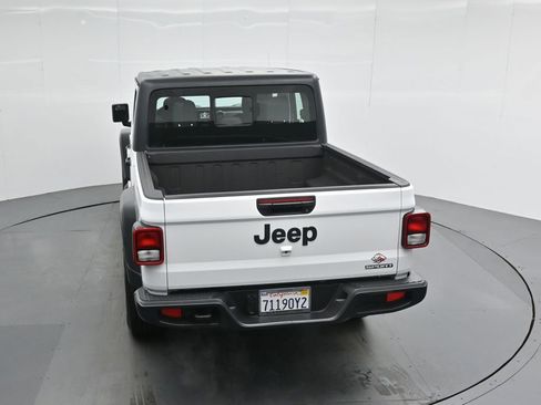 Used 2020 Jeep Gladiator Sport image 38