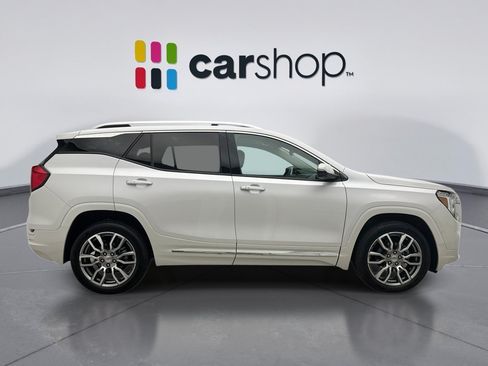 Used 2024 GMC Terrain Denali w/ Denali Premium Package AWD/4WD image 6