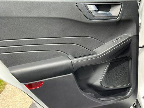 Certified 2022 Ford Escape Titanium FWD image 38