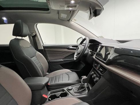 Used 2024 Volkswagen Taos SEL image 6