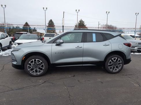 Used 2025 Chevrolet Blazer RS image 4