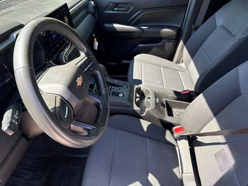 Used 2023 Chevrolet Colorado W/T image 18