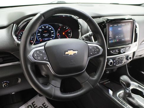Used 2023 Chevrolet Traverse High Country FWD image 7
