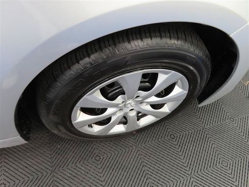 Used 2025 Toyota Corolla LE FWD image 9