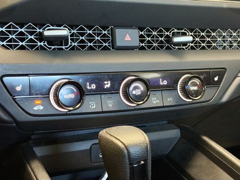 Used 2023 Honda Accord EX image 10