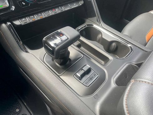 Used 2024 GMC Sierra 1500 AT4 w/ Technology Package AWD/4WD image 19