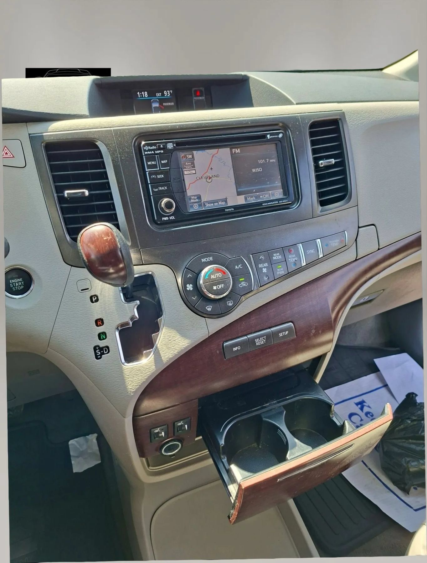 Used 2014 Toyota Sienna XLE FWD image 14
