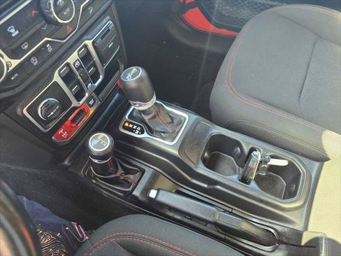 Used 2019 Jeep Wrangler Unlimited Rubicon AWD/4WD image 28