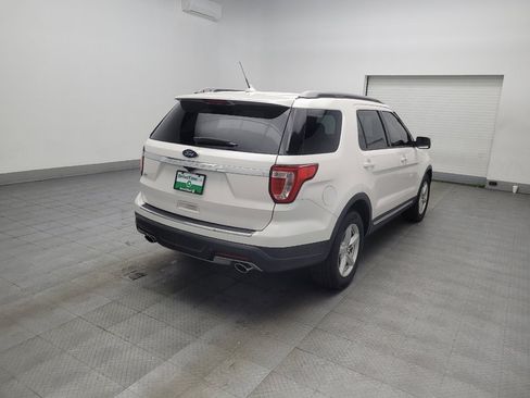 Used 2018 Ford Explorer XLT w/ Equipment Group 202A image 9