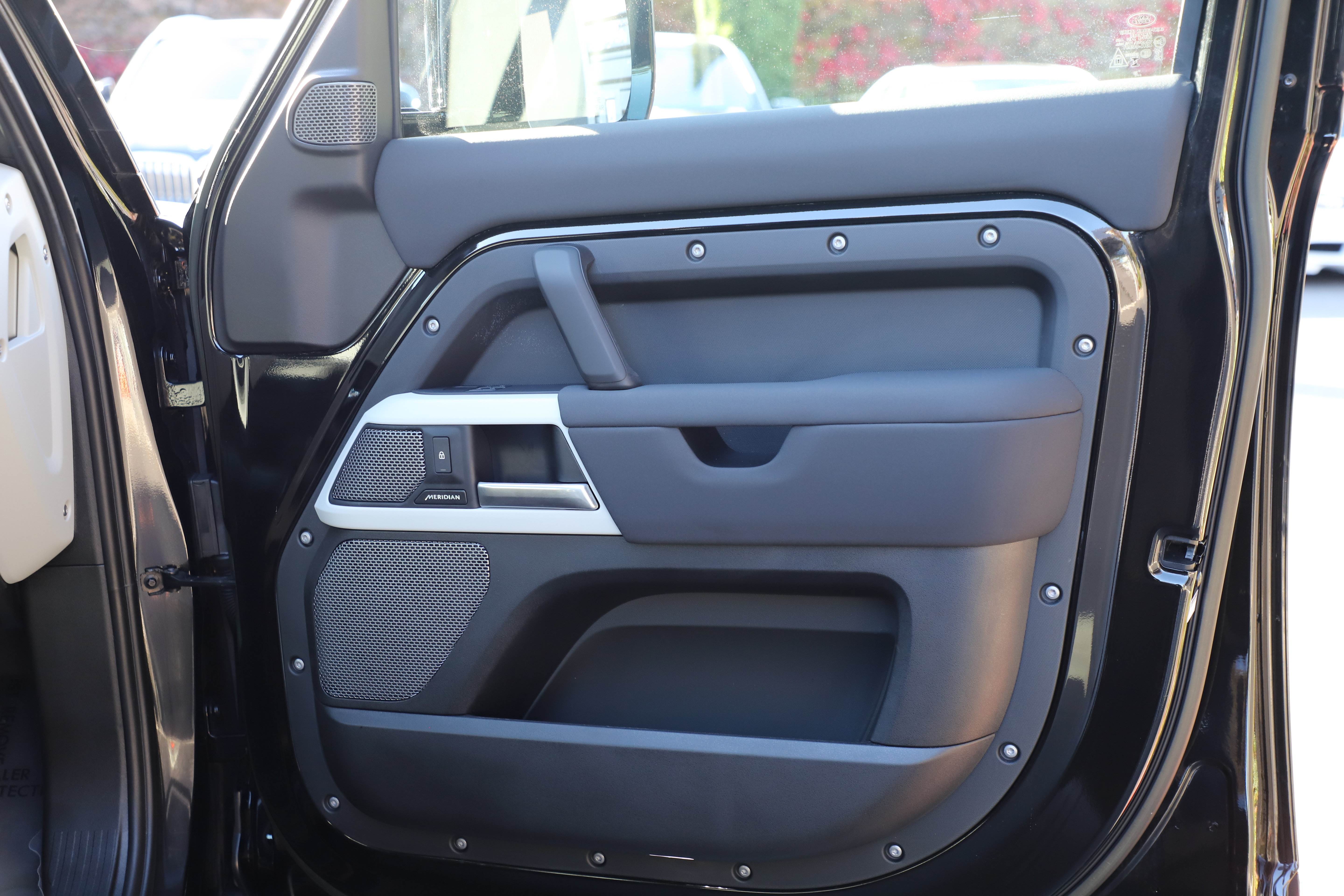 Used 2023 Land Rover Defender 110 S AWD/4WD image 9