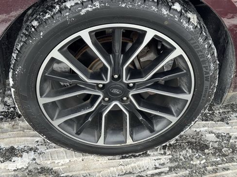 Used 2019 Ford Taurus SEL w/ Equipment Group 201A image 7