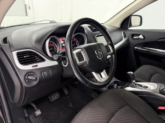Used 2019 Dodge Journey SE FWD image 8