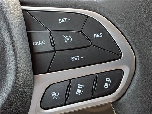 Used 2024 Chrysler Pacifica Touring-L image 14