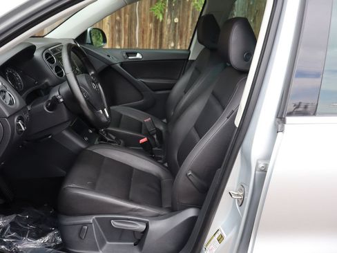 Used 2014 Volkswagen Tiguan SEL AWD/4WD image 19