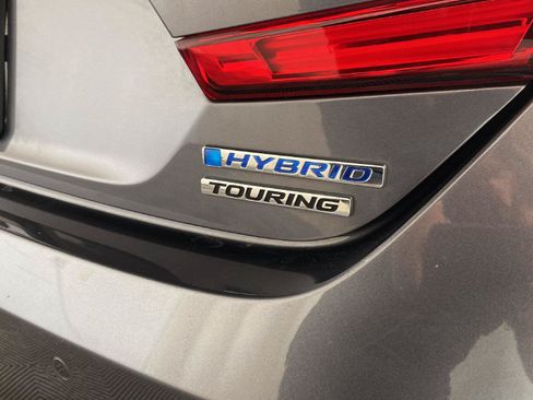 Used 2018 Honda Accord Touring image 17